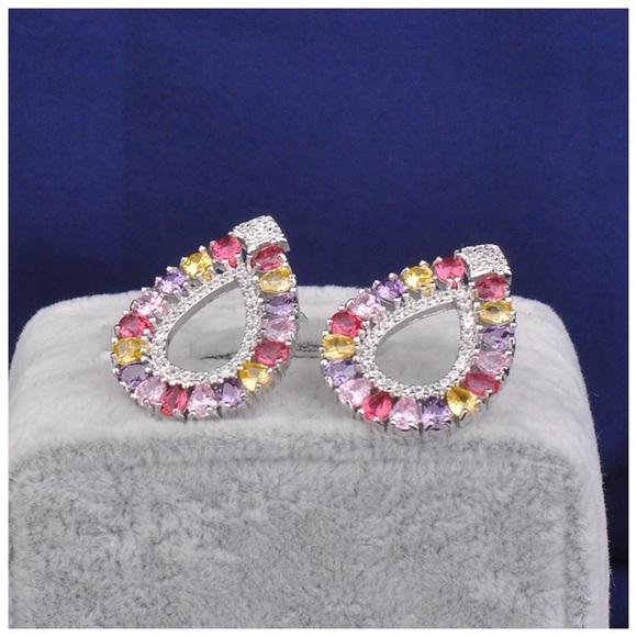 🌺 Swarovski Crystals Avneet Earrings - Picture 3 of 6